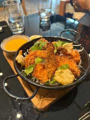 ‪jones The Grocer - Dusit Thani Hotel‬