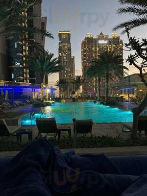 ‪aqua Poolside Grill And Bar, Jw Marriott Marquis‬