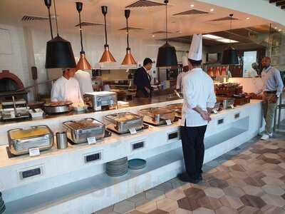 ‪trattoria By Cinque‬