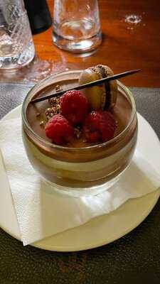 ‪porterhouse Steaks & Grills‬