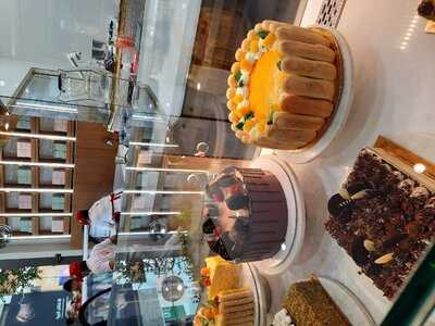 ‪cold Stone Creamery Atlantis‬