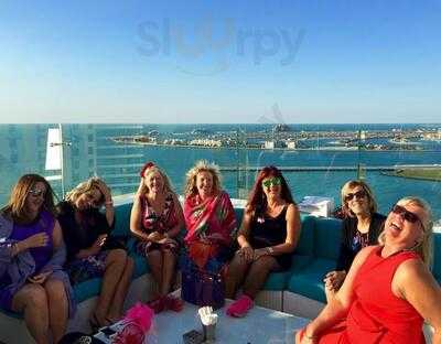 ‪pure Sky Lounge & Dining‬