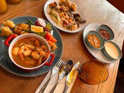 ‪mango Tree Thai Bistro Jbr‬