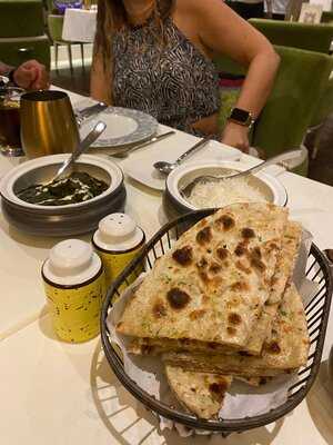 ‪purani Dilli Sheikh Zayed Road‬