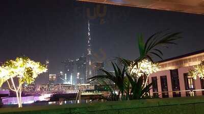 ‪lookup Rooftop Bar‬