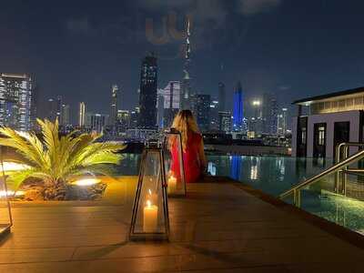 ‪lookup Rooftop Bar‬