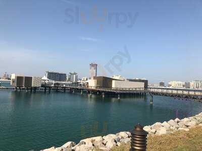 101 دايننج لاونج آند بار.