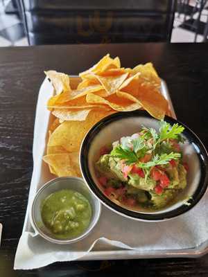 ‪black Tap Craft Burgers & Shakes Dfc‬