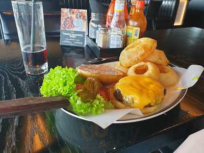 ‪black Tap Craft Burgers & Shakes Dfc‬