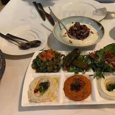 ‪al Nafoorah - Jumeirah Zabeel Saray‬