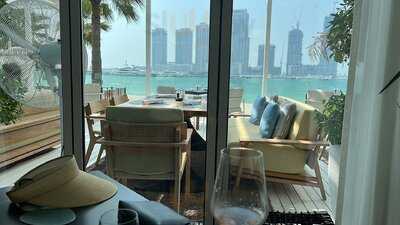 ‪the Beach Bar & Grill‬