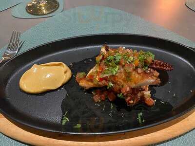 ‪the Beach Bar & Grill‬