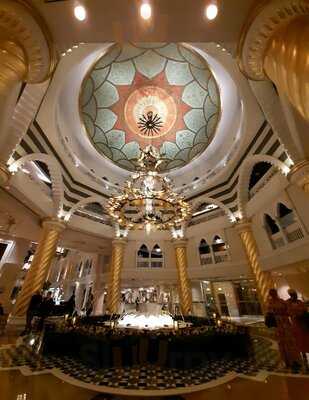 ‪al Nafoorah - Jumeirah Zabeel Saray‬