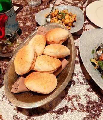 ‪al Nafoorah - Jumeirah Zabeel Saray‬