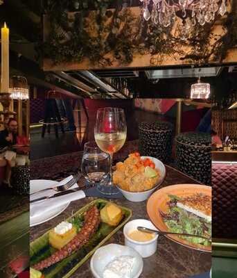 ‪moe's On The 5th‬