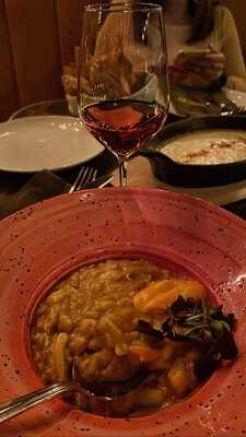 ‪moe's On The 5th‬