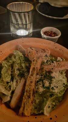 ‪moe's On The 5th‬