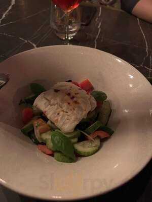 ‪moe's On The 5th‬