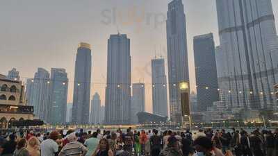 ‪five Guys Burgers And Fries‬