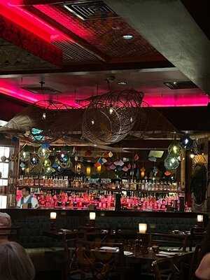 ‪trader Vic's Jbr‬