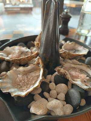 ‪graze Gastro Grill‬