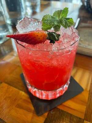 ‪graze Gastro Grill‬