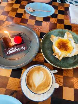 ‪graze Gastro Grill‬