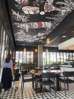 ‪graze Gastro Grill‬