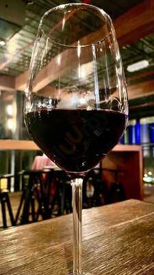 ‪grapeskin Grape Bar And Kitchen‬