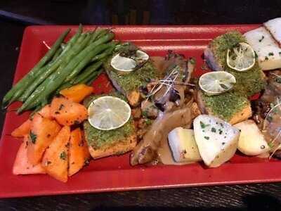 ‪the Rose And Crown Dubai‬