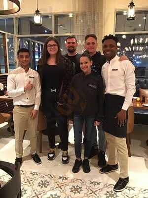 ‪manzoni Bistro & Bar‬