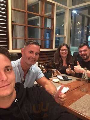 ‪manzoni Bistro & Bar‬