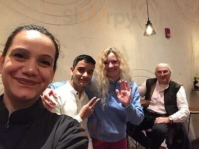 ‪manzoni Bistro & Bar‬