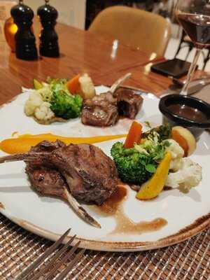 ‪manzoni Bistro & Bar‬