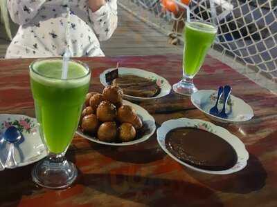 مطعم الفنر للماكولات البحرية - السيف