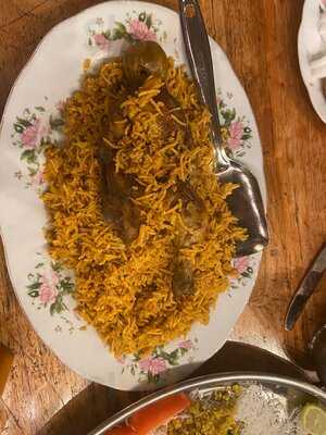 مطعم الفنر للماكولات البحرية - السيف