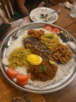 مطعم الفنر للماكولات البحرية - السيف