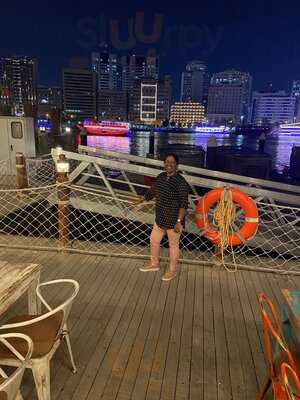 مطعم الفنر للماكولات البحرية - السيف