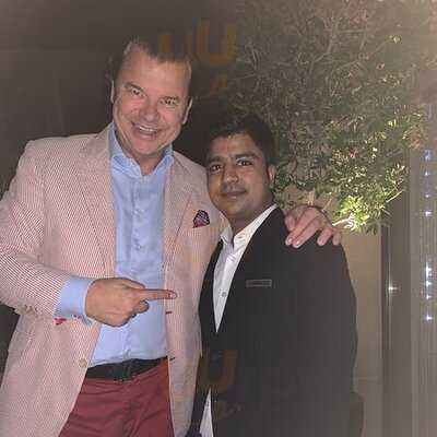 ‪manhattan Grill‬