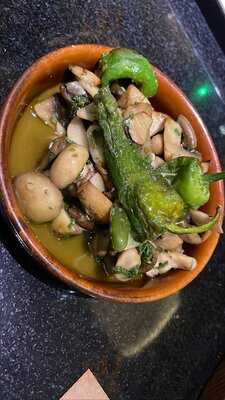 ‪salero Tapas & Bodega‬