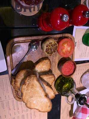 ‪salero Tapas & Bodega‬