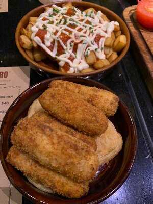 ‪salero Tapas & Bodega‬