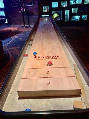 ‪qube Sports Bar‬