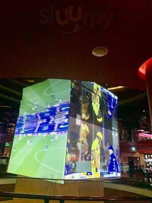 ‪qube Sports Bar‬