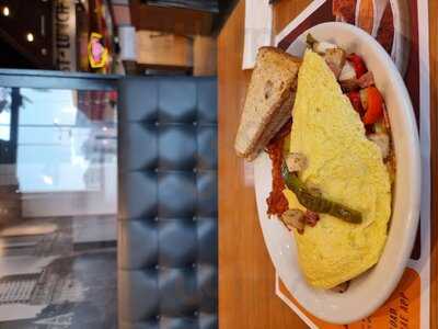 ‪denny's Al Ghurair Centre‬