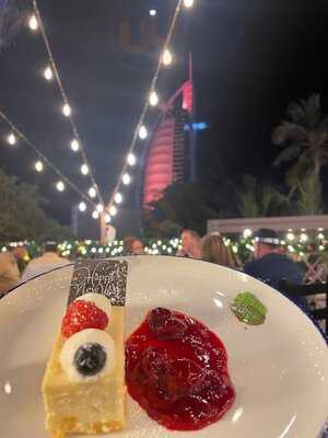 ‪d&a - Dhow And Anchor‬