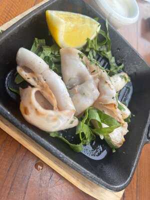 ‪aprons & Hammers‬