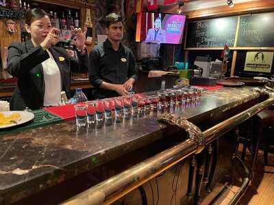 ‪sherlock Holmes English Pub‬