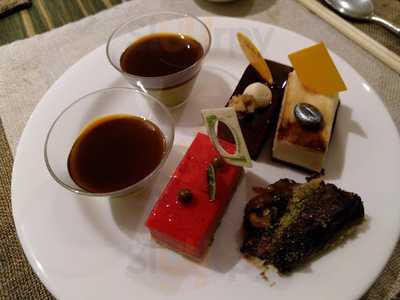 ‪creekside Japanese Restaurant‬