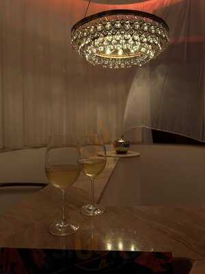 ‪la Cantine Du Faubourg‬